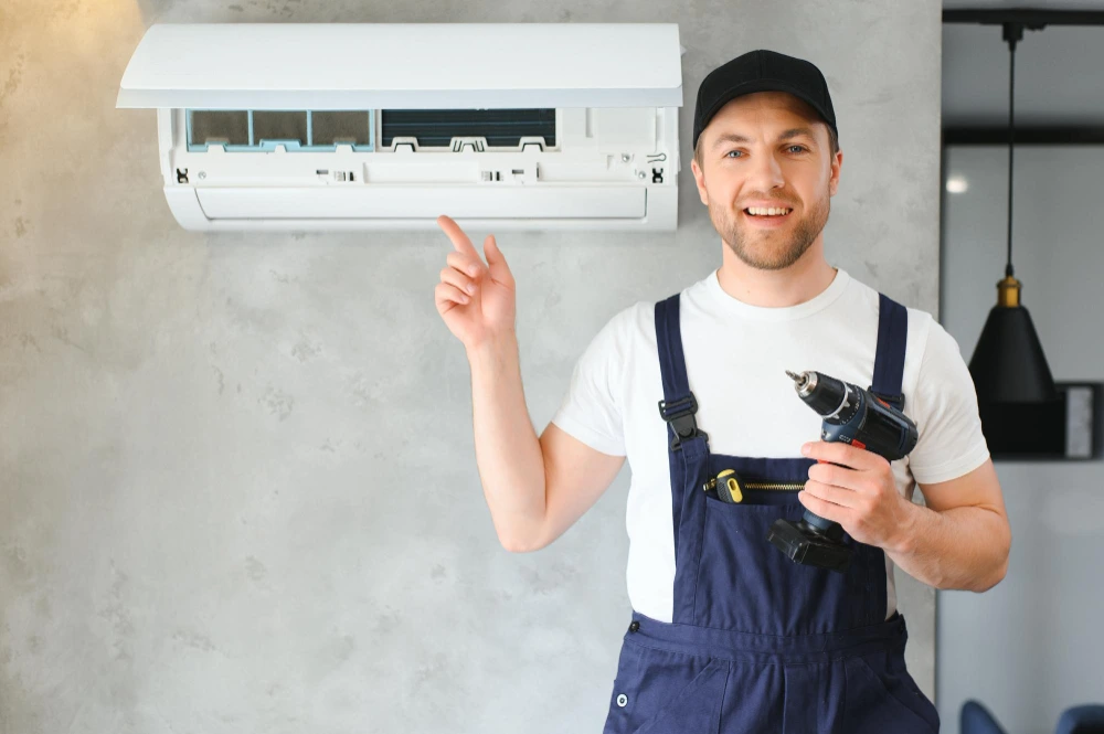 A Men Services Aircon inside home 